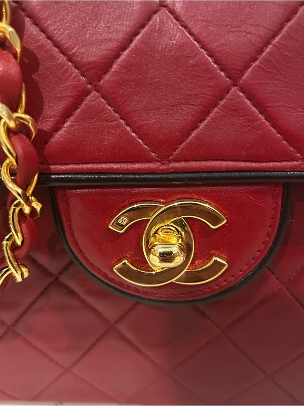 CHANEL Quilted Shoulder Flap Bag in Deep Red with Gold Hardware - Picture 2 of 16
